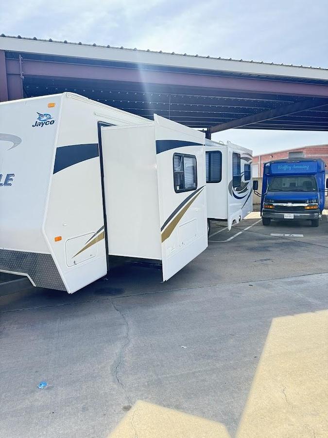 Used 2010 Jayco Eagle 320RLDS Travel Trailer