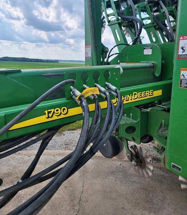 Used 2010 John Deere 1790 Planter