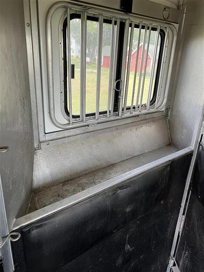 Used 2010 Sundowner Sunlite 720 6 Horse