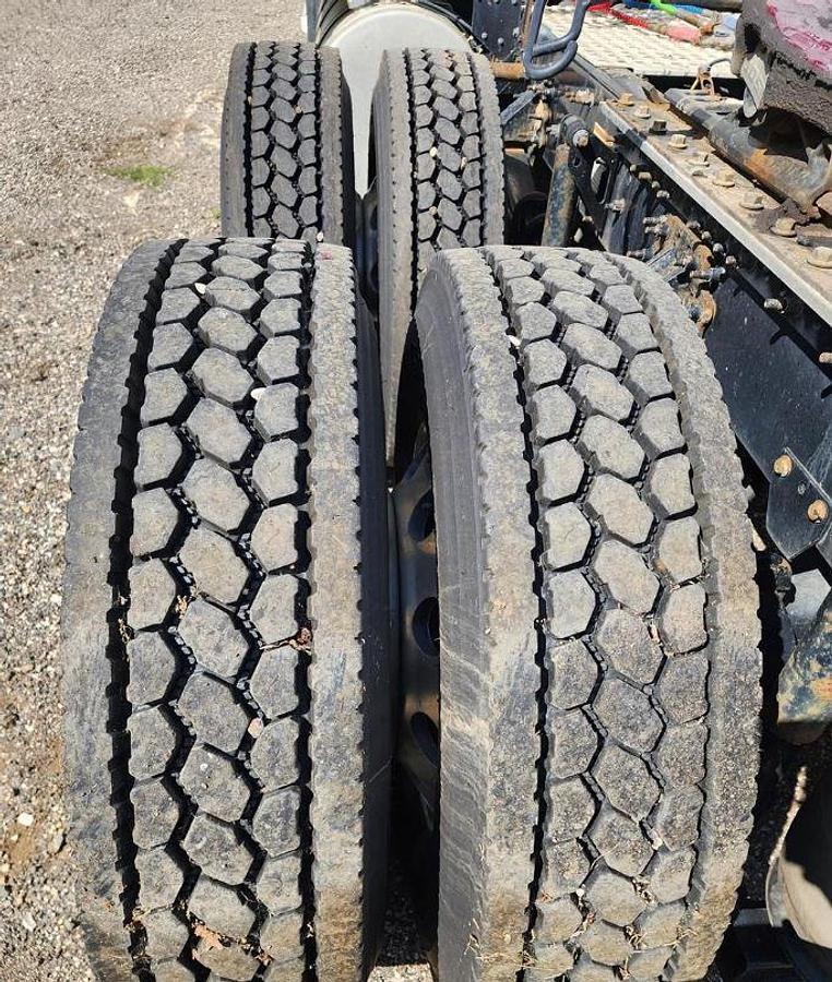 Used 2016 Volvo VNL64T860