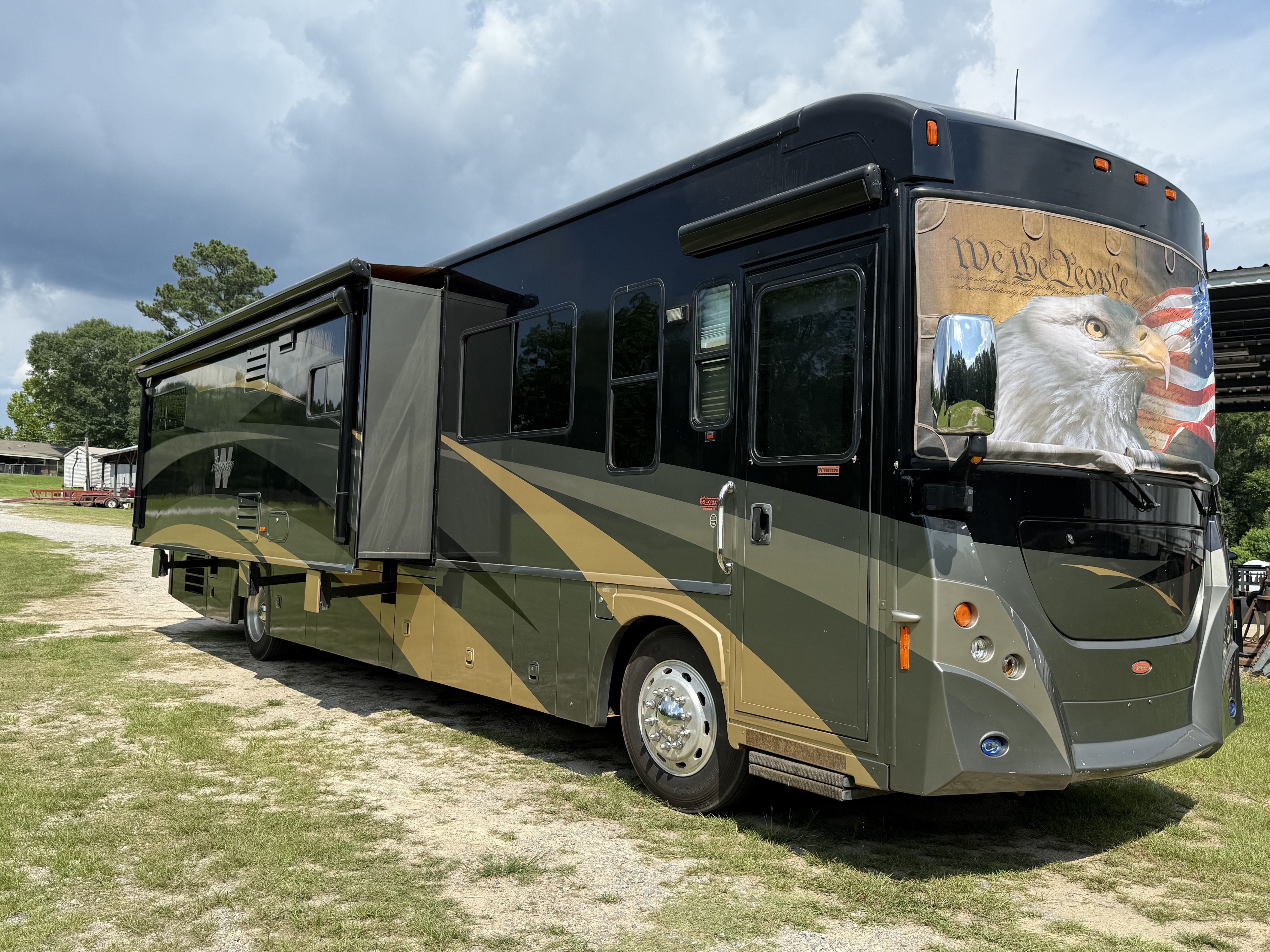 Used 2009 Winnebago Journey 39Z