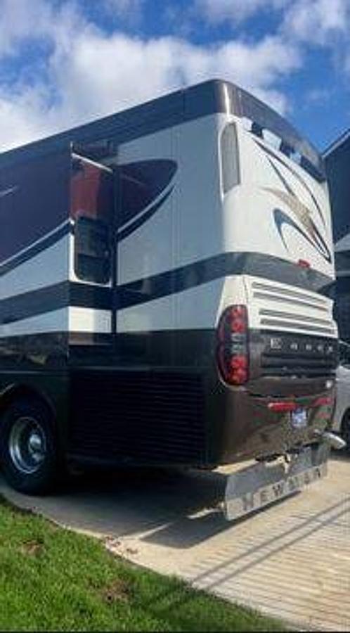 Used 2007 Newmar Essex 4510