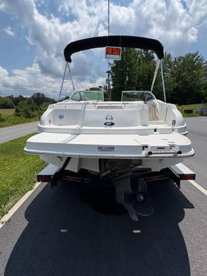 Used 2007 Caravelle 21' Deck Boat