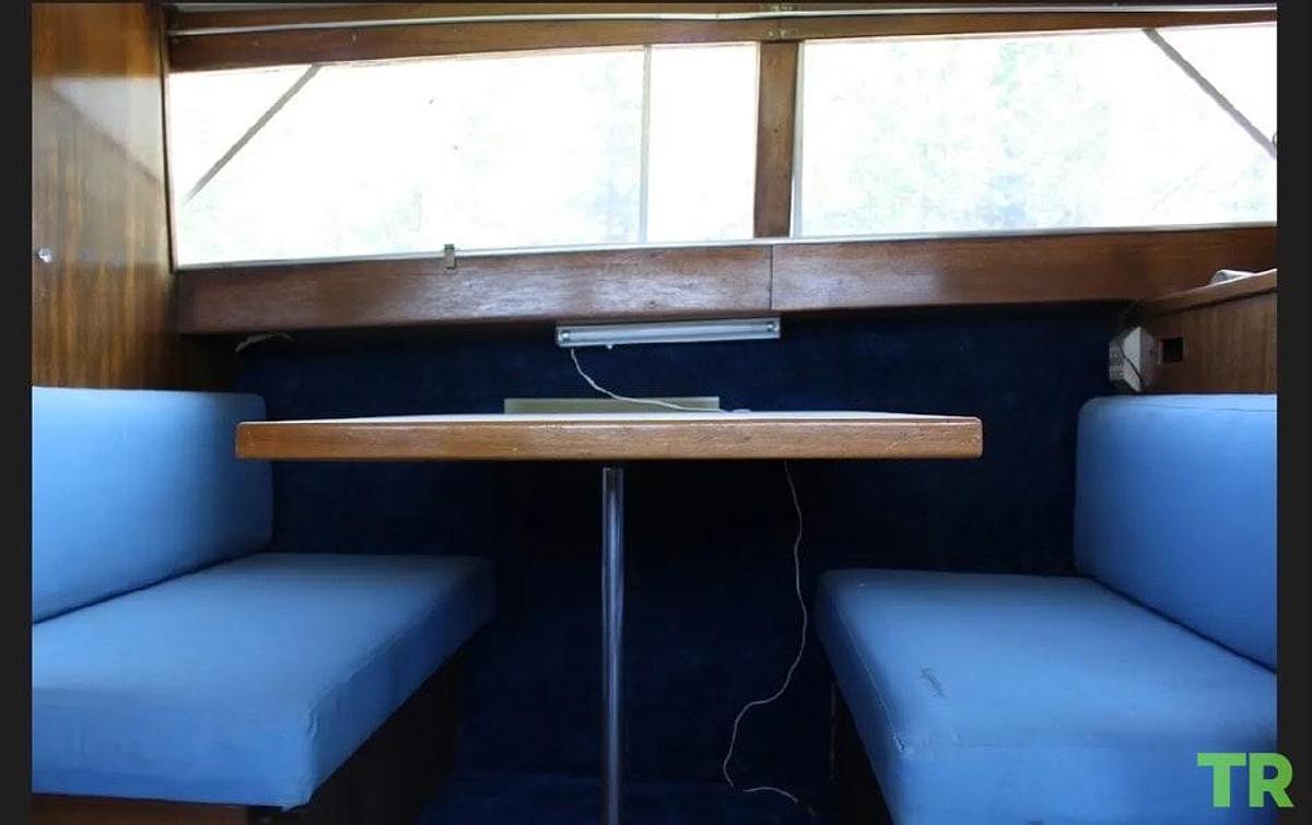 Used 1967 Chris-Craft Commander Classic Cruiser Boat