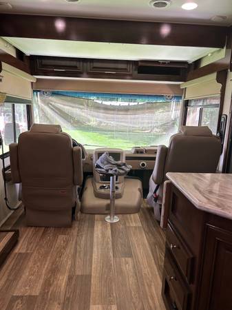 Used 2019 Forest River Georgetown Ds 369xl