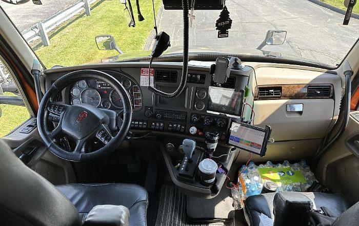 Used 2015 KENWORTH T680 156in ARI Custom Sleeper