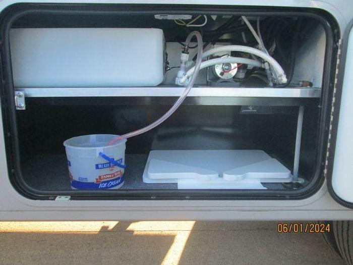 Used 2013 Winnebago Vista 30T