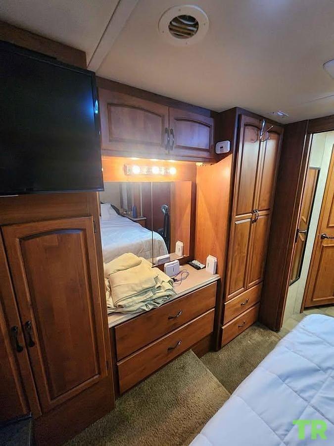 Used 2008 Holiday Rambler Vacationer XL 34PDD Cummins Diesel Pre-DEF 57K Miles