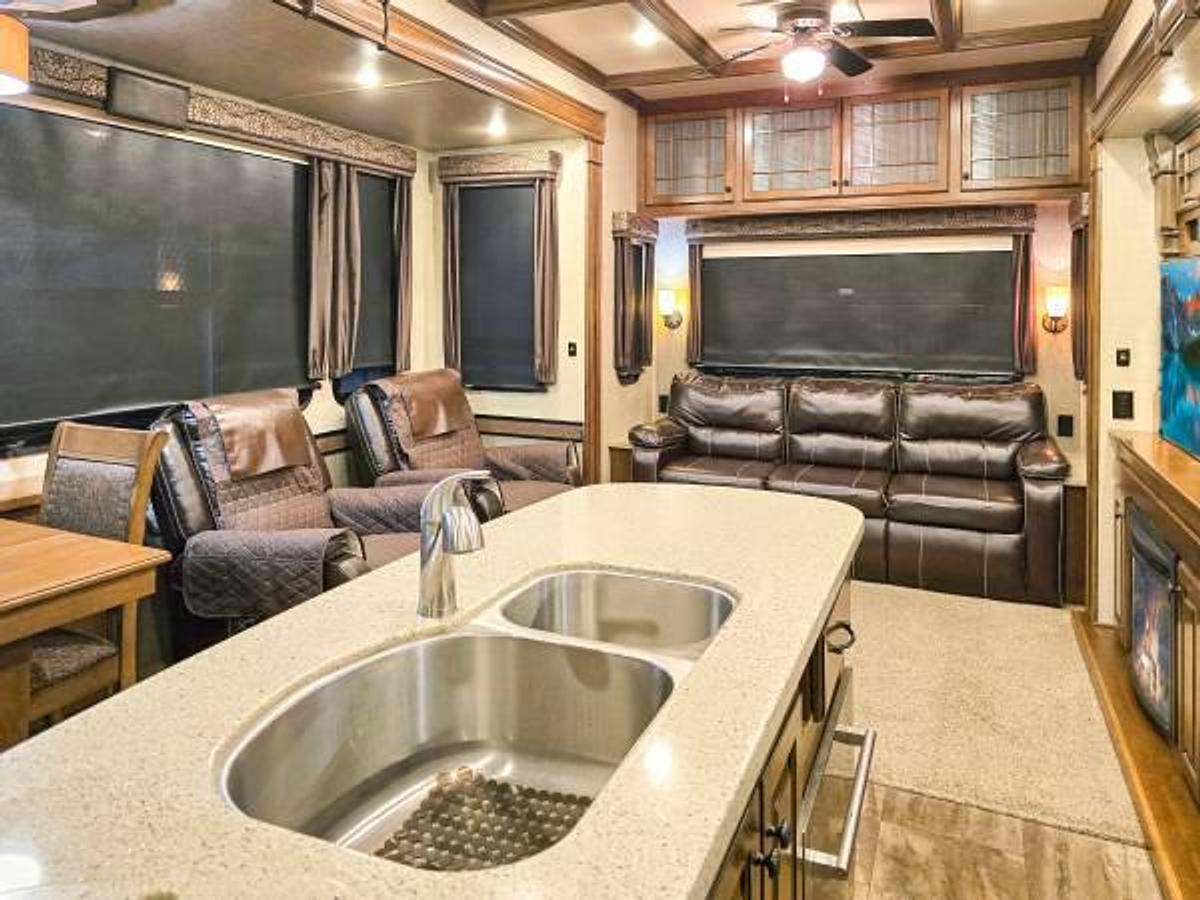 Used 2016 Heartland Bighorn