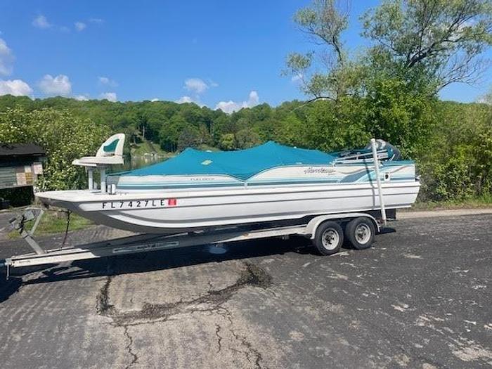Used 2000 Hurricane Fun Deck