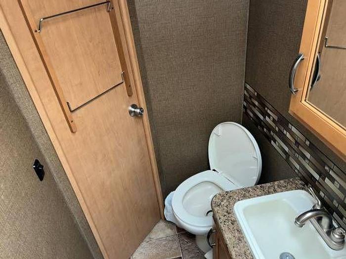 Used 2017 Thor Chateau 22B Class C RV