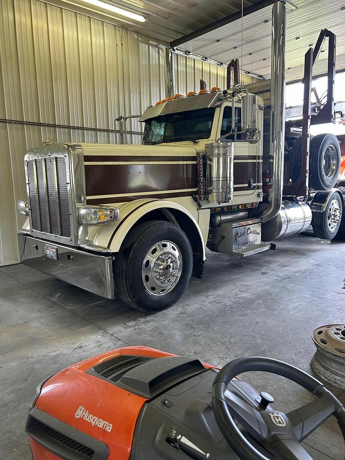Used 2013 Peterbilt 389