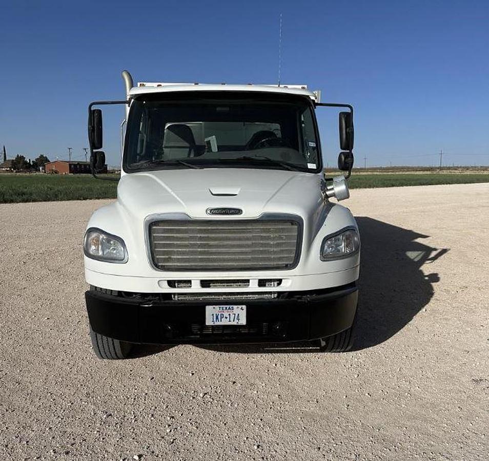 Used 2014 Freightliner Business Class M2 112