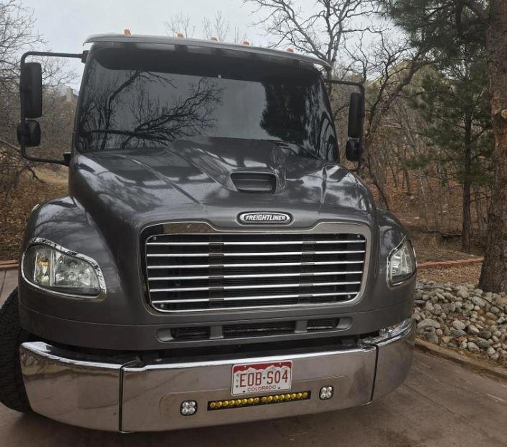 Used 2007 Freightliner M2 106