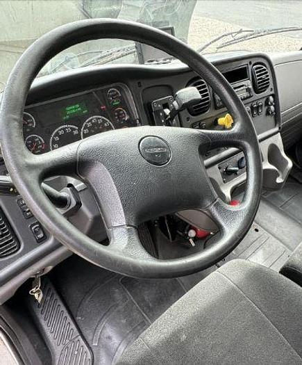 Used 2017 Freightliner BUSINESS CLASS M2 106