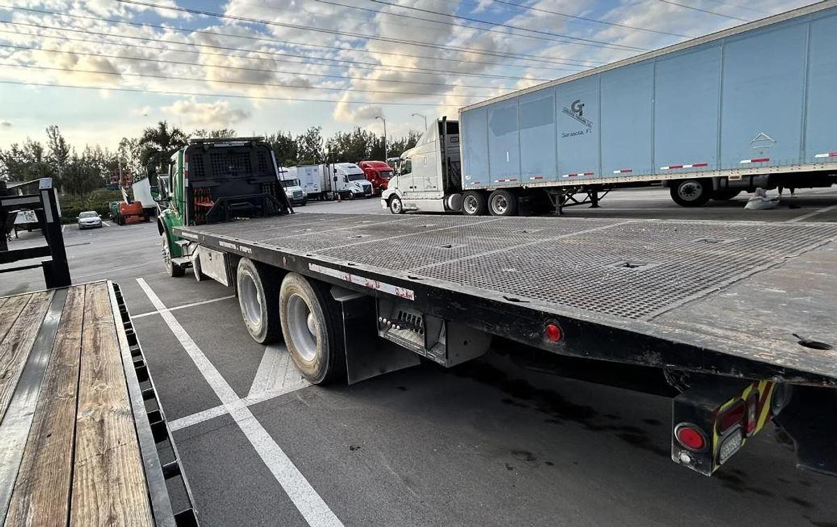 Used 2015 Freightliner M2 106 Rollback Tow Truck