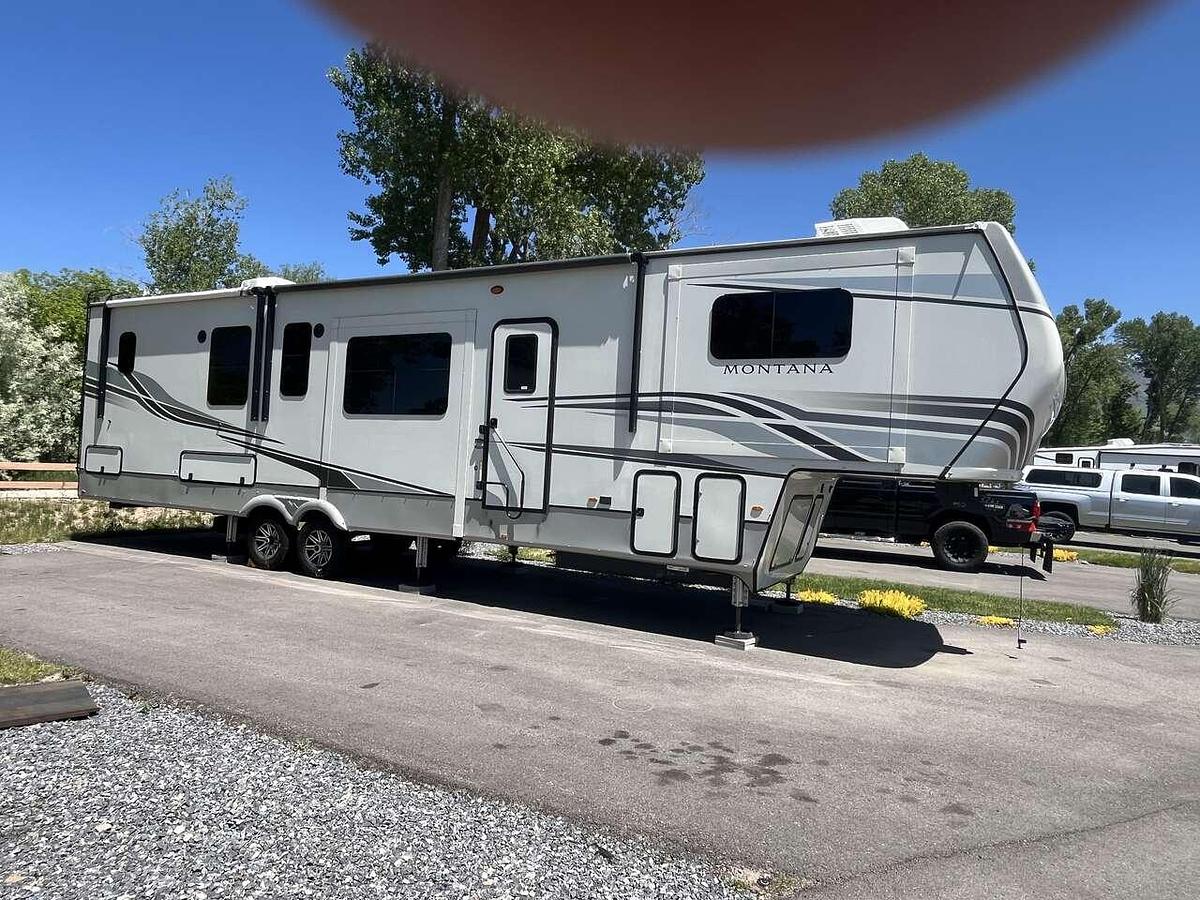 Used 2022 Keystone Montana 3761FL