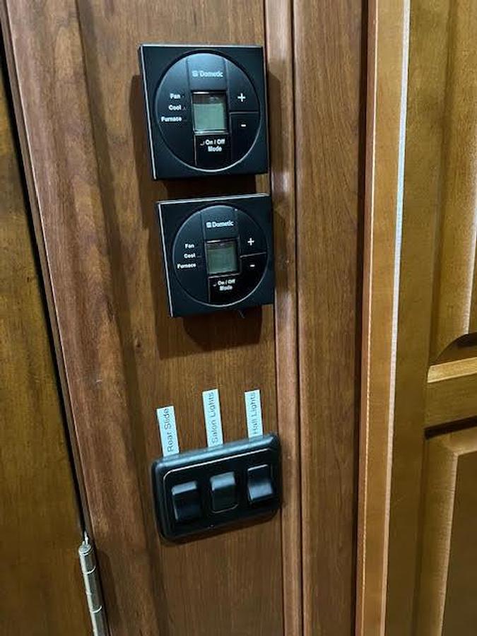 Used 2014 Thor Motor Coach Palazzo 33.2 Class A Motorhome