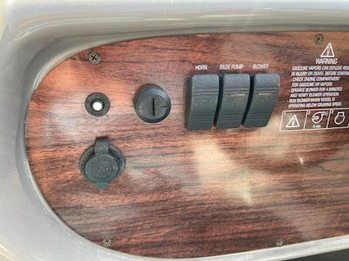 Used 2001 Four Winns 248 Cuddy