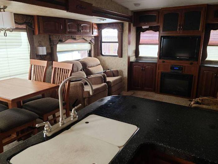 Used 2012 Keystone Cougar 327RES