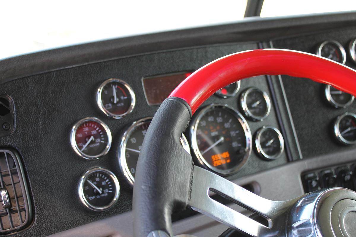 Used 2018 Peterbilt 389