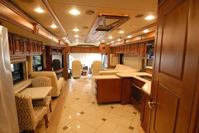 Used 2015 Winnebago Ellipse 42QD
