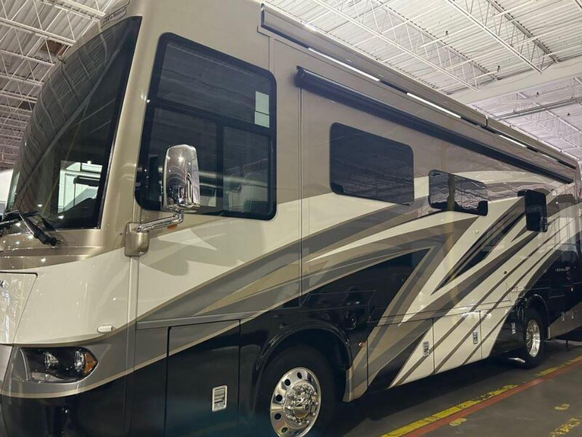 Used 2023 Newmar Ventana 3407
