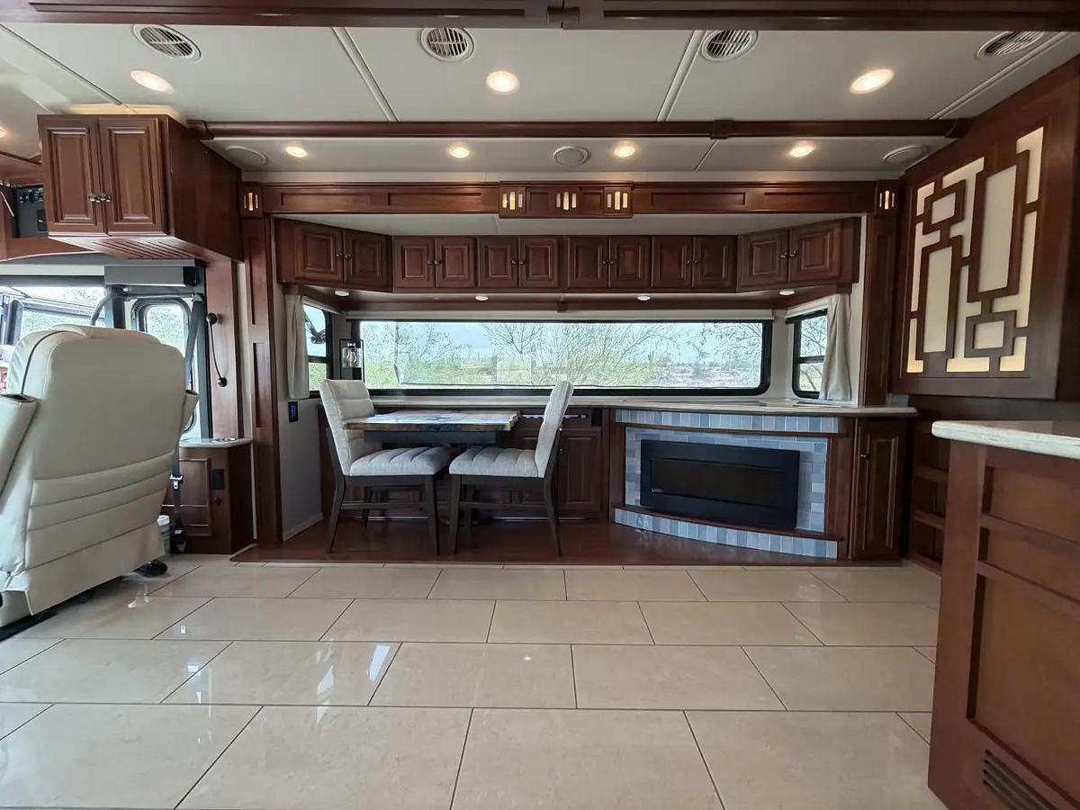 Used 2015 Winnebago Itasca Ellipse 42HD