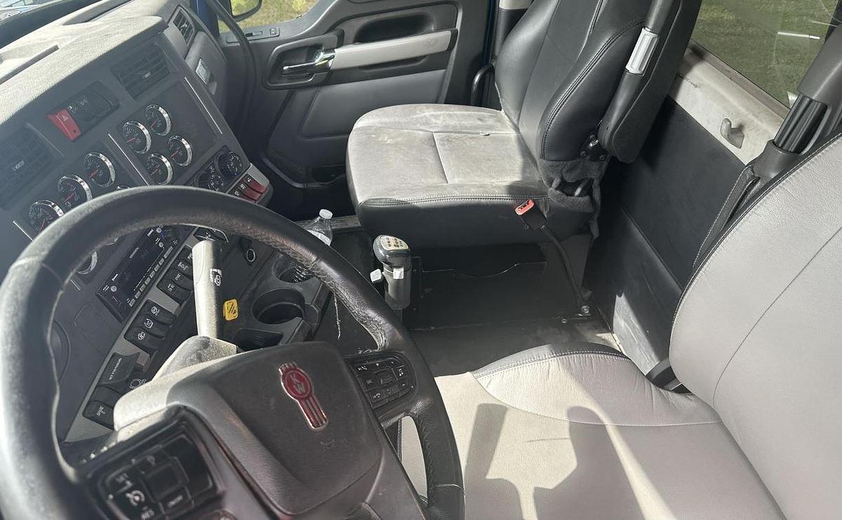 Used 2022 Kenworth W900 Day Cab Semi Truck