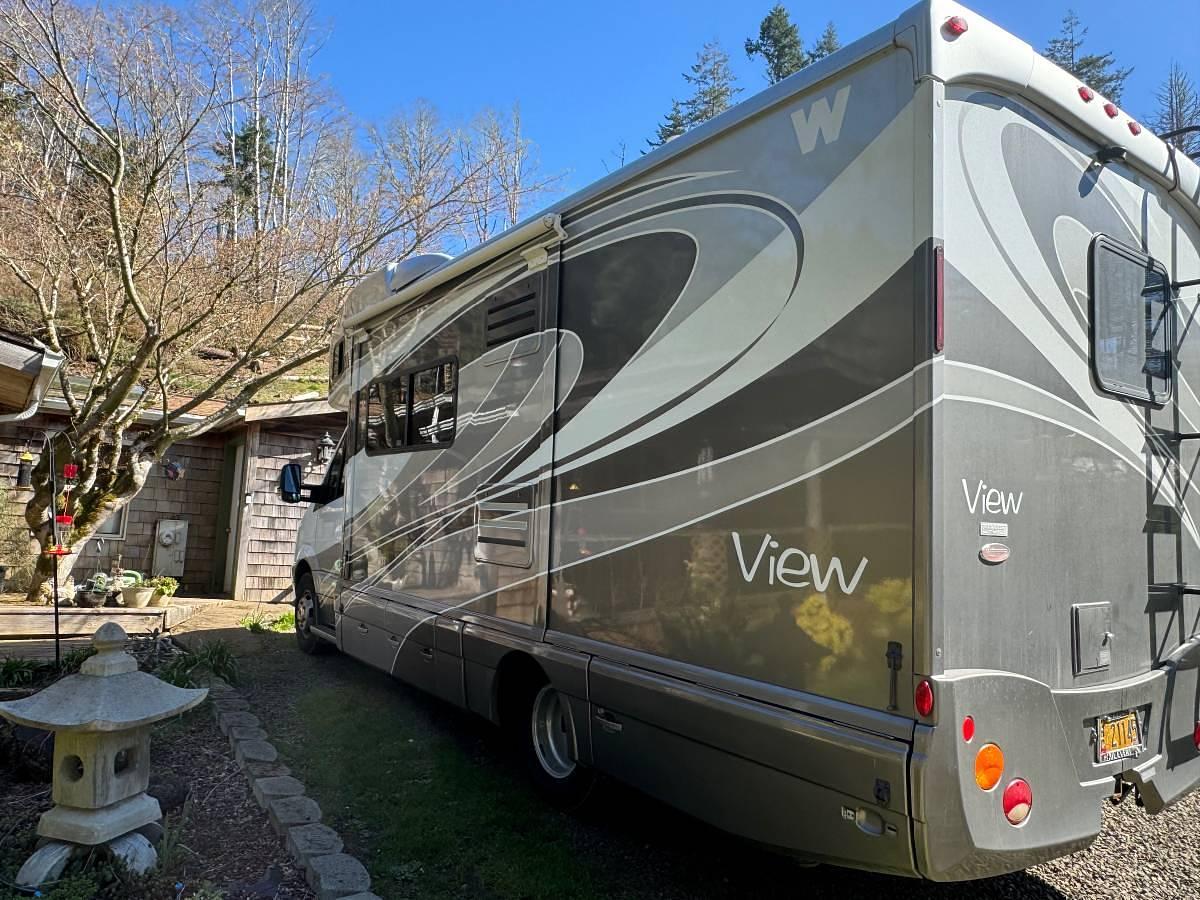 Used 2011 Winnebago View 24J