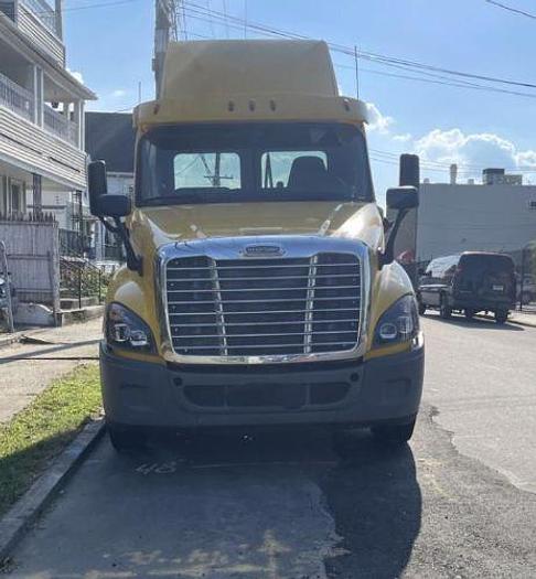 Used 2016 Freightliner Cascadia 125