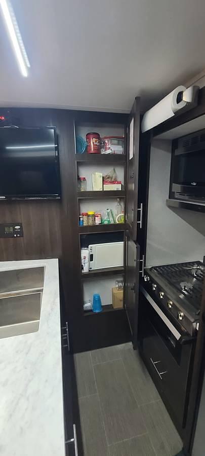 Used 2021 Adventurer Eagle Cap 1165