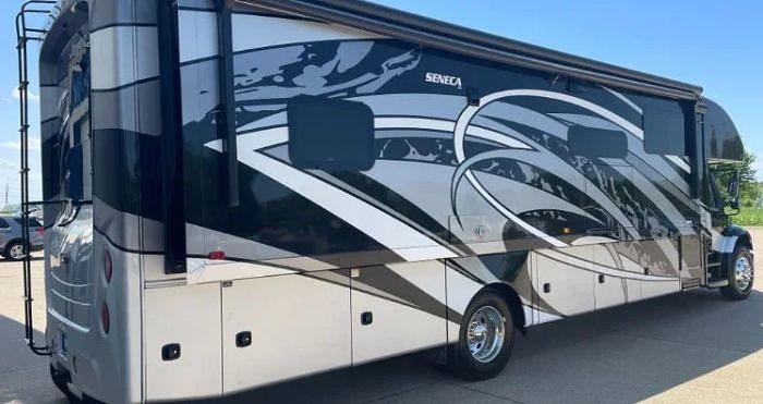 Used 2021 Jayco Seneca 37K