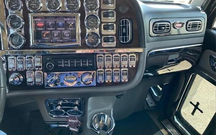 Used 2015 Peterbilt 389 Pride and Class
