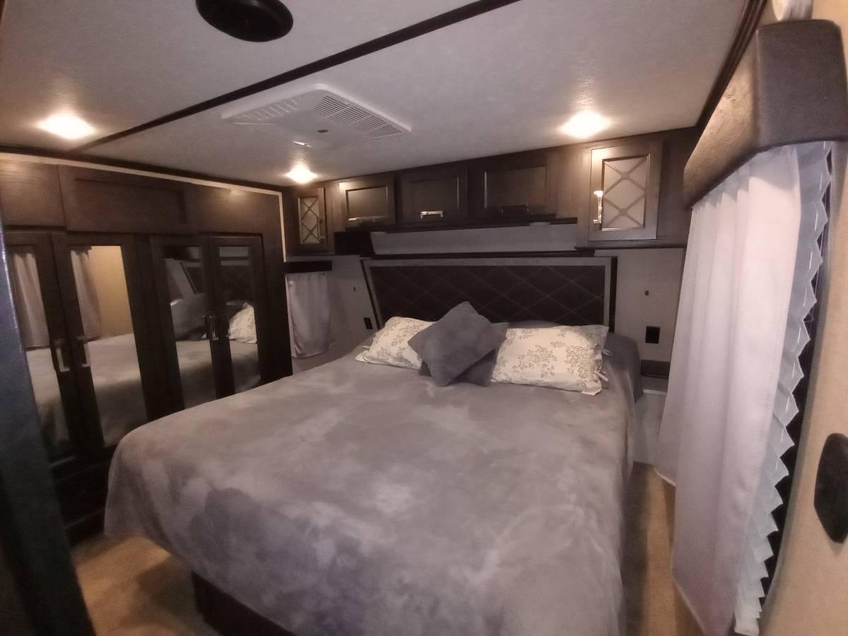 Used 2017 Keystone Fuzion 371 Anniversary Edition Fifth Wheel Toy Hauler
