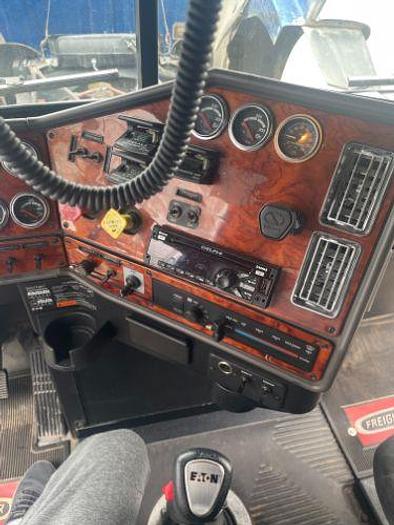 Used 2007 Freightliner FLD132 Classic XL