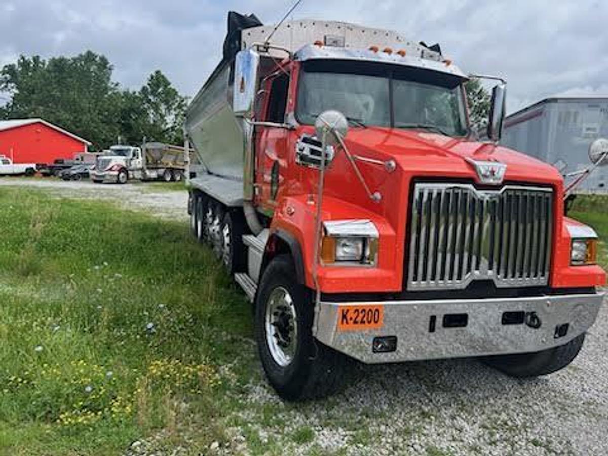 Used 2017 Western Star 4700