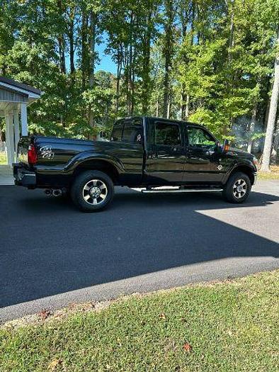 Used 2011 Ford Super Duty F-250 SRW Lariat