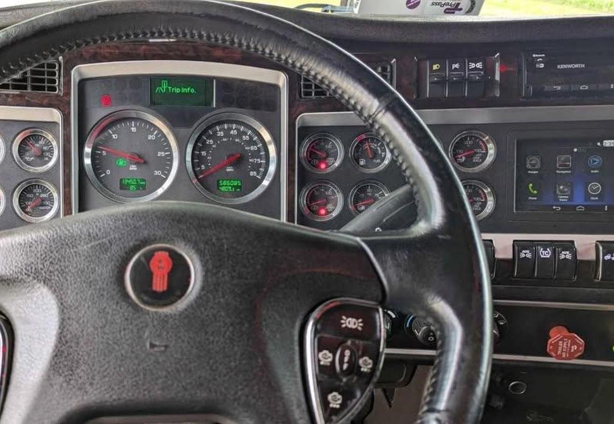 Used 2020 KENWORTH W900 Sleeper Semi Truck