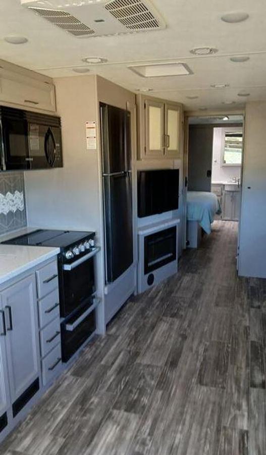 Used 2024 Thor Motor Coach Hurricane 35M Class A Motorhome