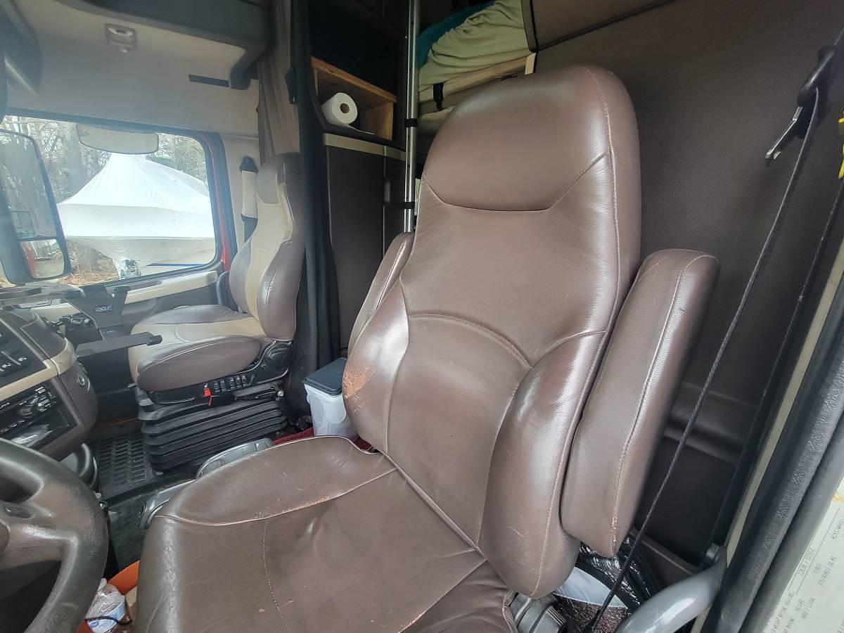 Used 2014 Volvo VNL 760