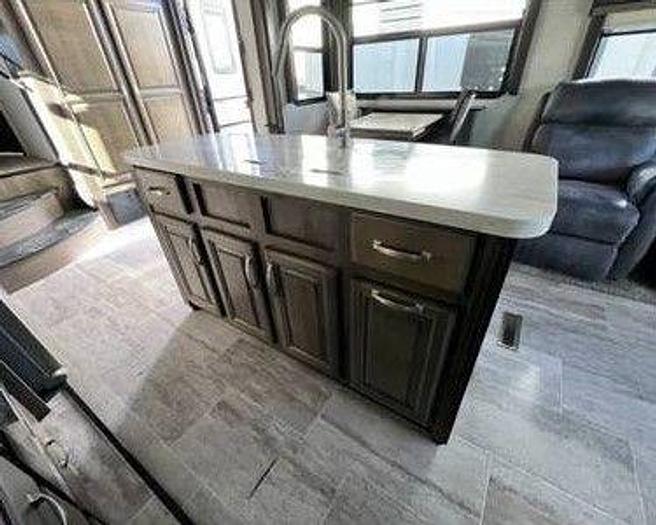 Used 2020 Keystone Montana 3721RL