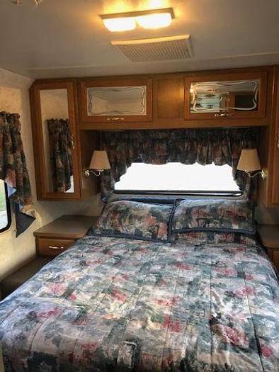 Used 1998 Four Winds Windsport 33B