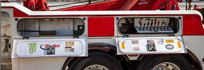 Used 1999 Mack CH613 Wrecker Tow Truck