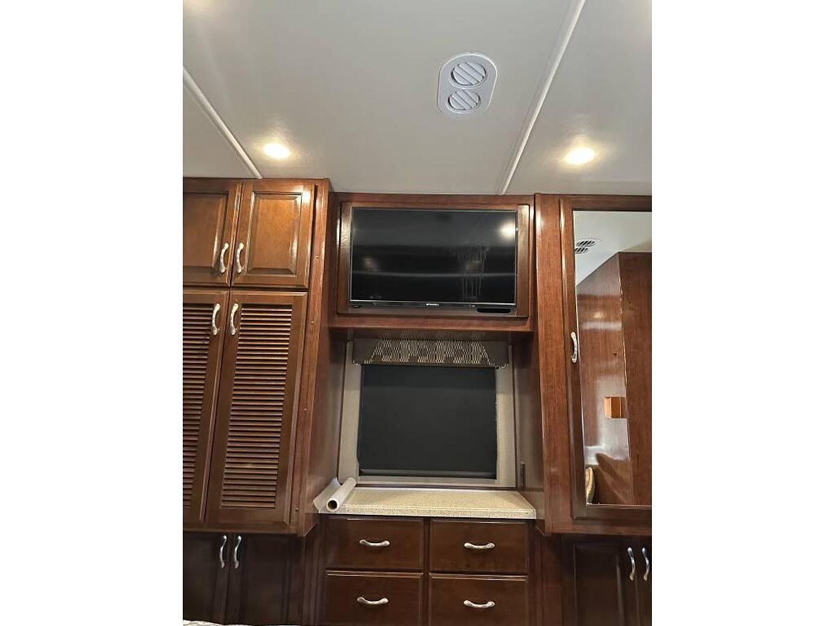 Used 2019 Fleetwood Southwind 34C