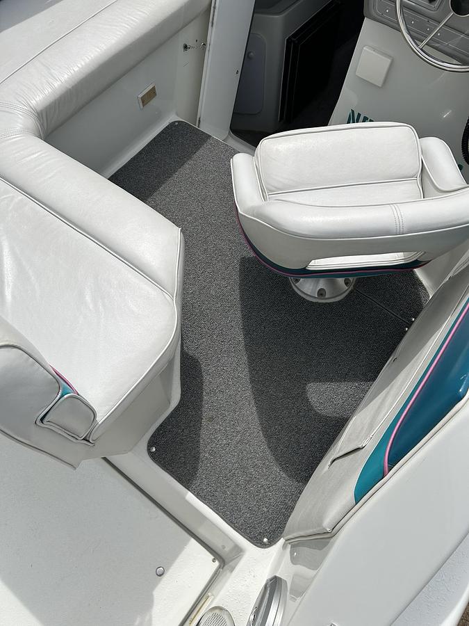 Used 1993 Rinker Fiesta Vee 260 Cruiser