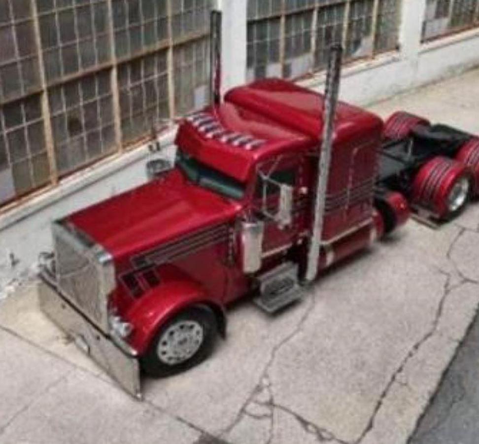 Used 2024 Peterbilt 389