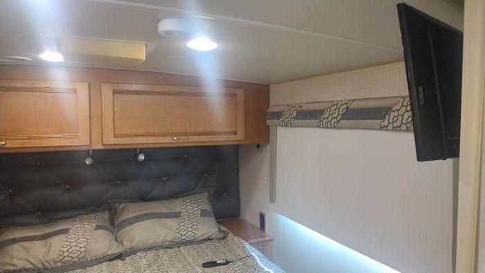 Used 2016 Itasca Cambria 27K