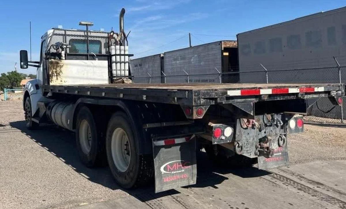 Used 2016 Kenworth T880 Flatbed Truck