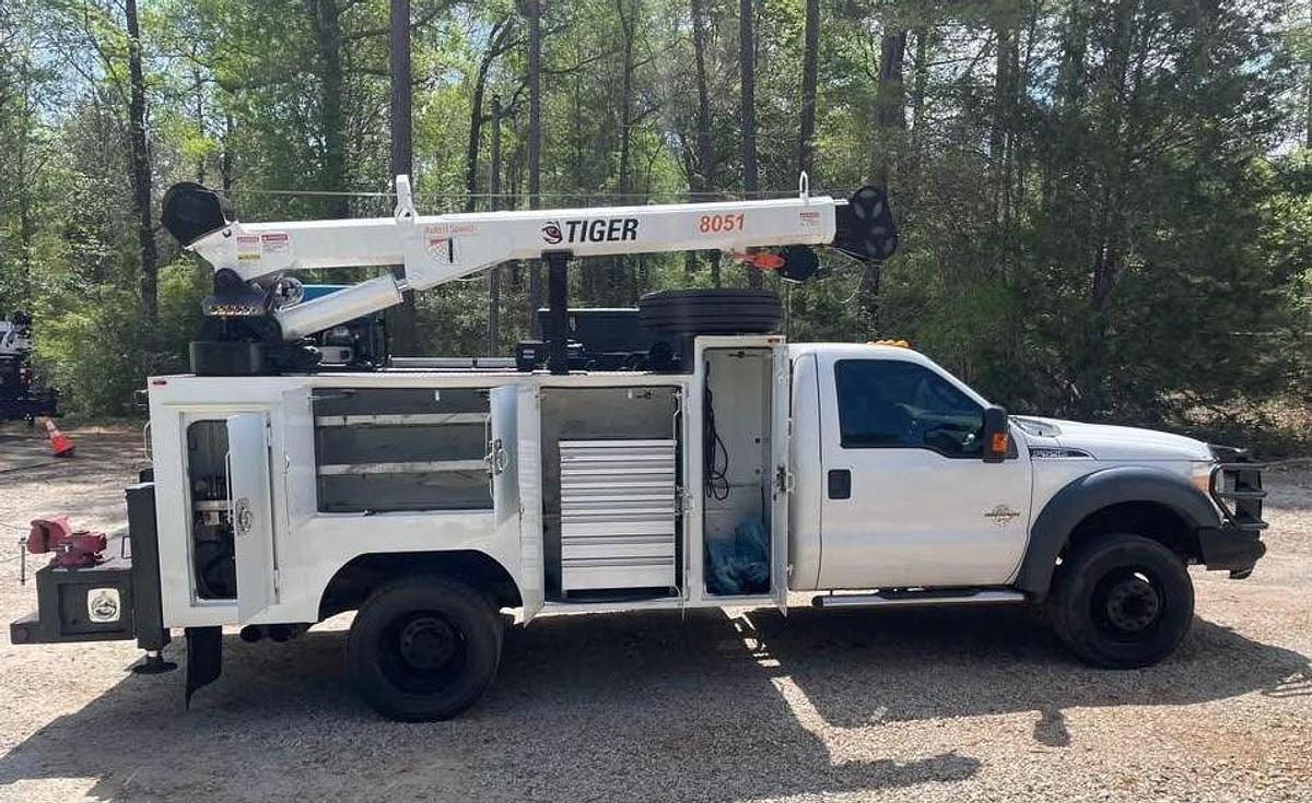 Used 2013 FORD F550 XLT Utility Truck